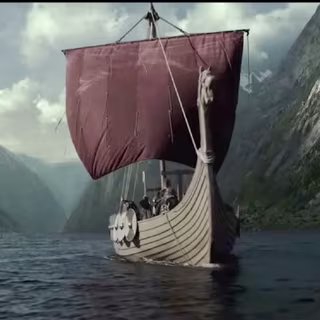 Enfoui sous le sable depuis 600 ans, ce gigantesque navire viking refait surface 2 Bateau viking dans un fjord. Scène de la série TV Vikings, sur History. © Histoire Normandie.